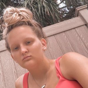 Meet your Posher, Madeline